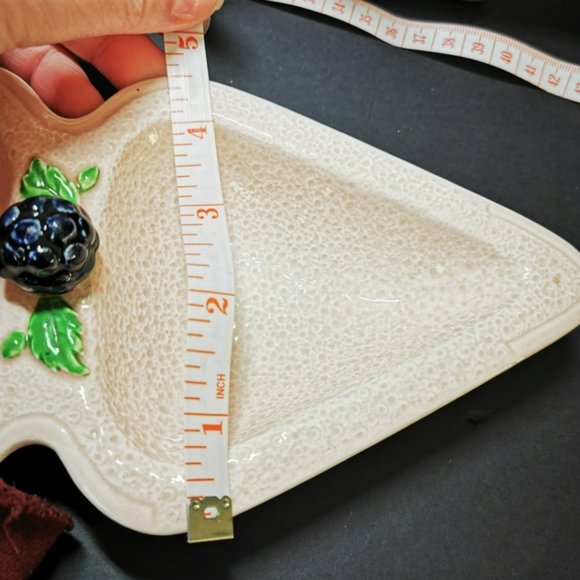 Vintage SylvaC Pottery Pink Triangular Dish with Blackberry Finial - Picture 15 of 16